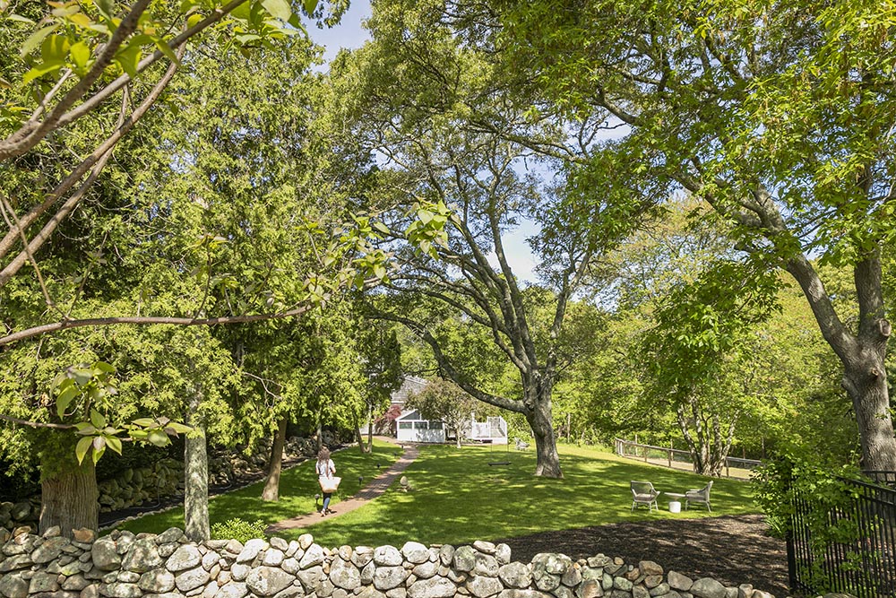 martha's vineyard hotel and resort with vast lawns and trees
