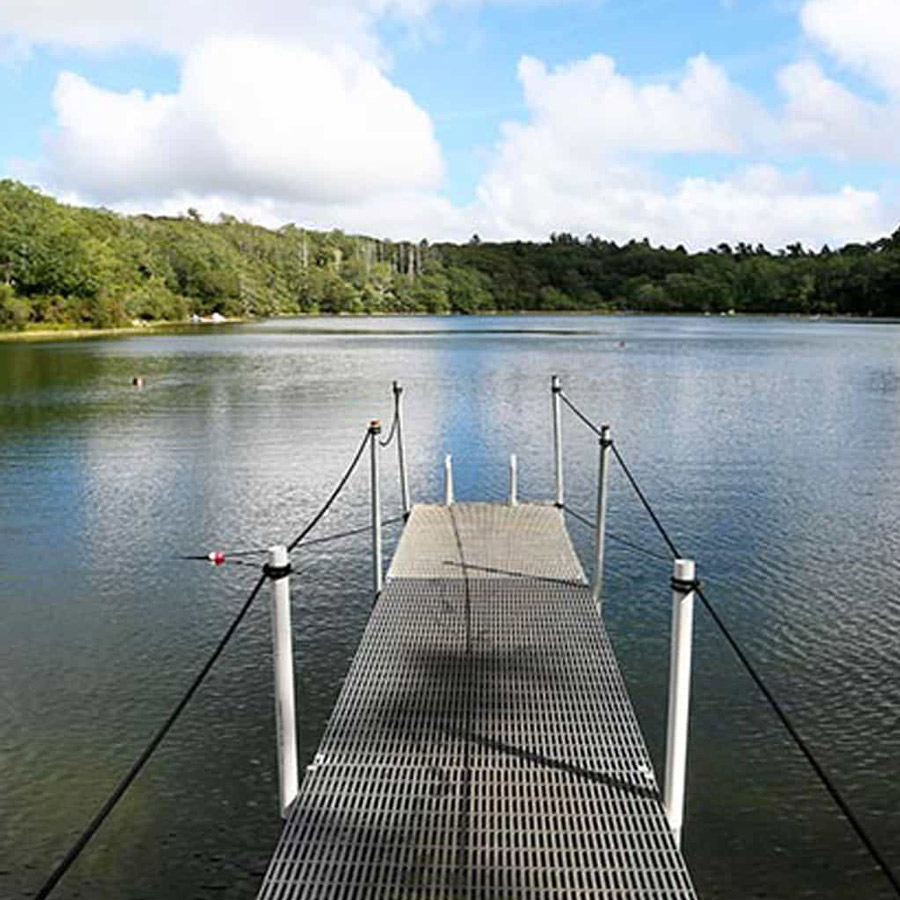 martha's vineyard things to do - pond with pier